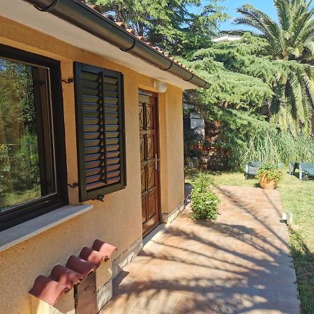 Apartment Kika Ližnjan Екстериор снимка