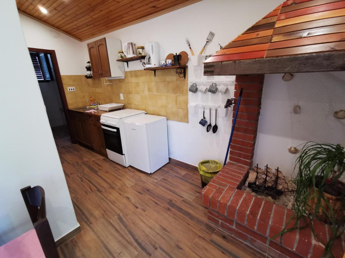 Apartment Kika Ližnjan Екстериор снимка