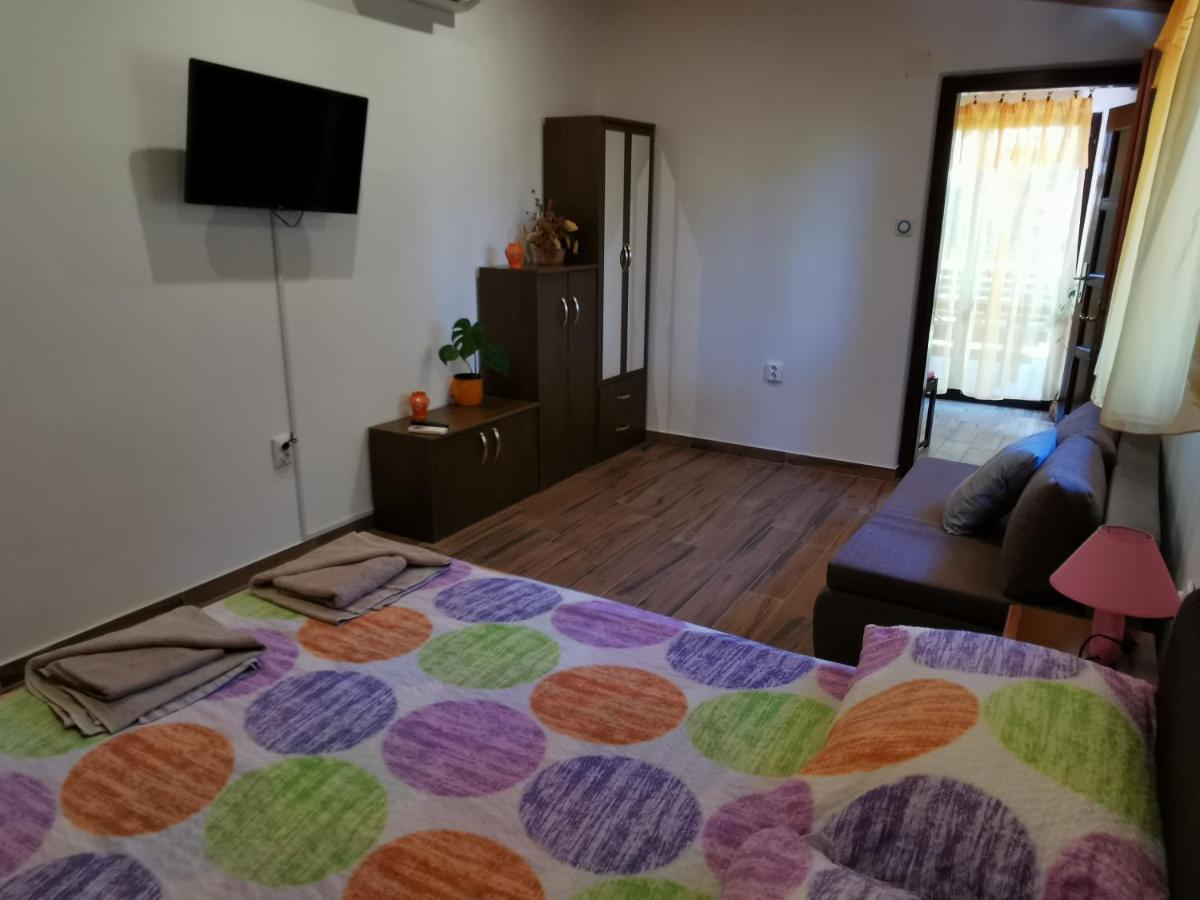Apartment Kika Ližnjan Екстериор снимка