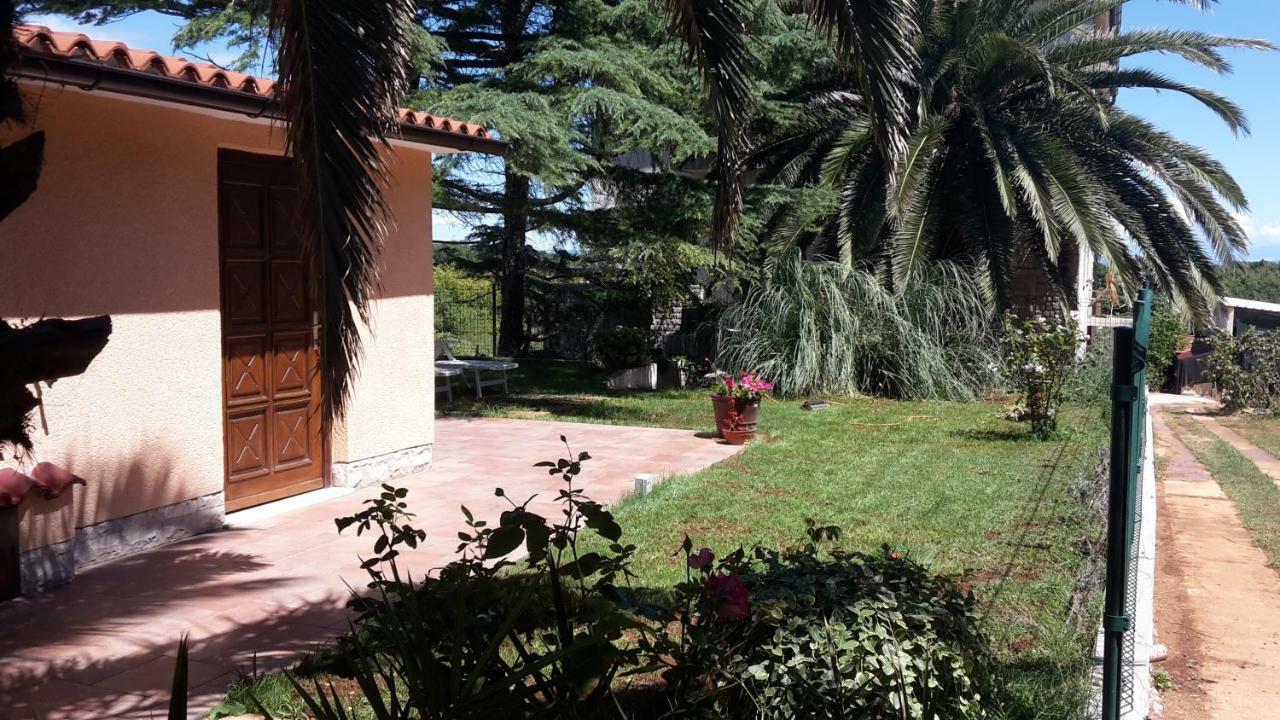 Apartment Kika Ližnjan Екстериор снимка